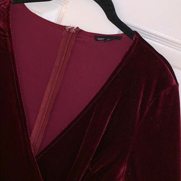 BURGUNDY VELVET WRAP DRESS SIZE SMALL. AMAZING FIT - Picture 5 of 7